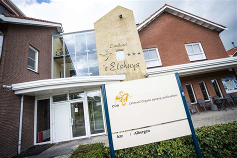 Na onrustige aanloop opent 'asielhotel' in Albergen .